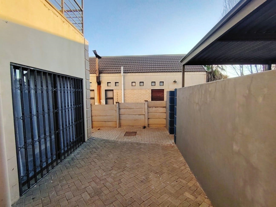 3 Bedroom Property for Sale in Langenhovenpark Free State